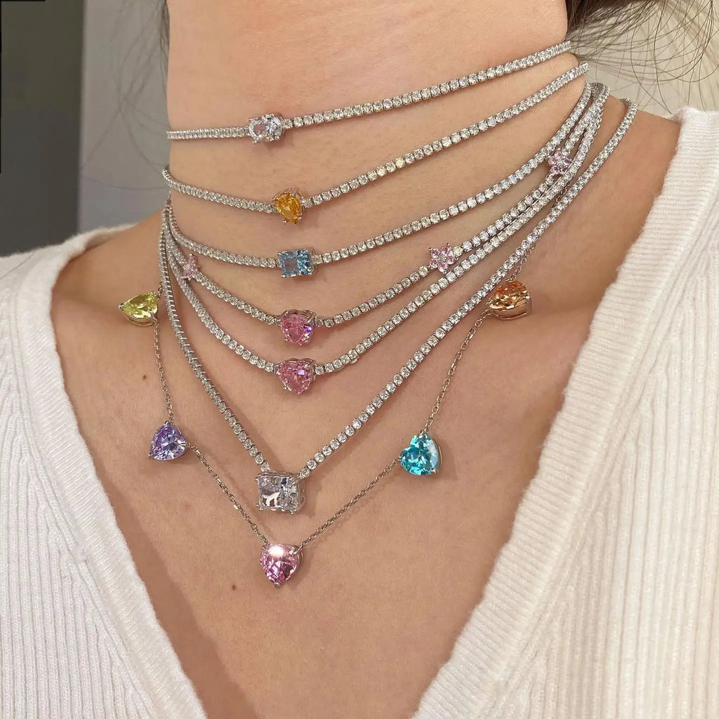5 colliers ras-de-cou avec pendentif cœur en pierre de naissance colorée pastel pour femme